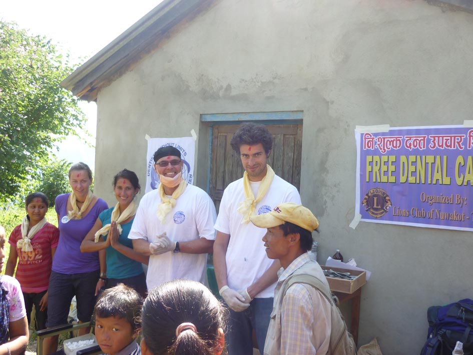 Dr. med. dent. Achim Sieper bei einem Charity Event in Unna in Nepal.
